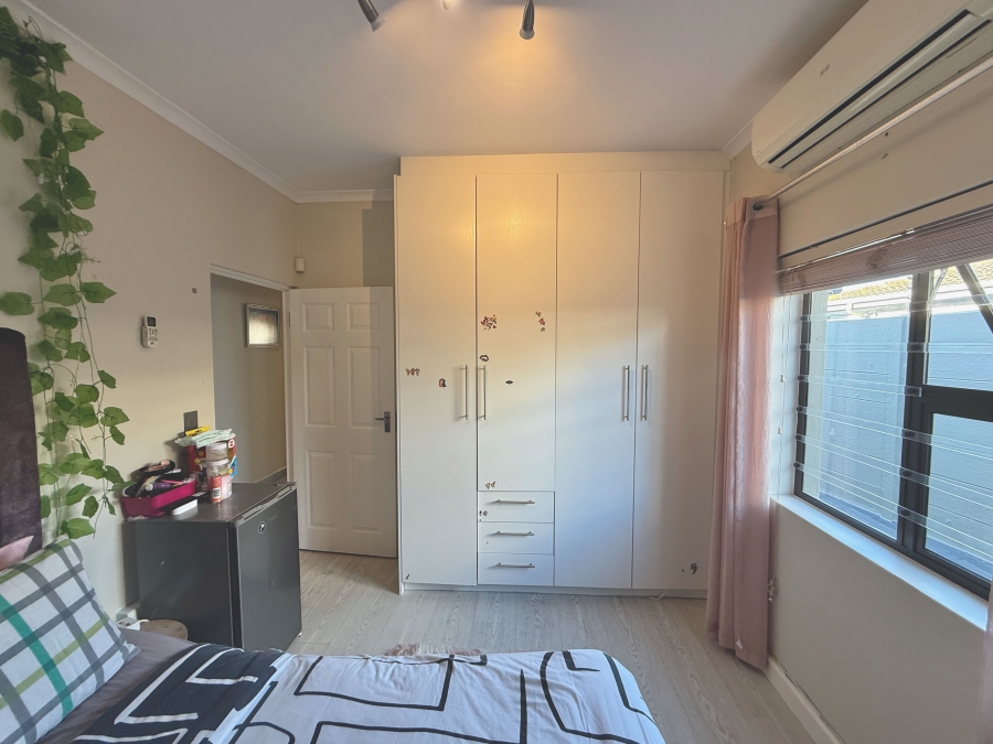 5 Bedroom Property for Sale in Parklands North Western Cape